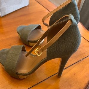 Tory burch heel. Style 12128219